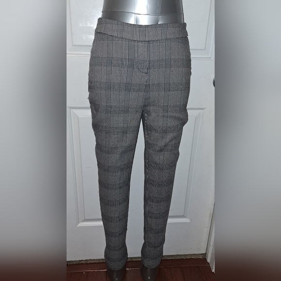 🆕️Liz Claiborne Laura Slim Leg Dress Pants Mid-Rise Sz 4 NWOT - Picture 2 of 7